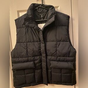 NWT Beyond Yoga Puffer Vest Gilet Black Snap Button Zip Pockets sz M Ski Snow